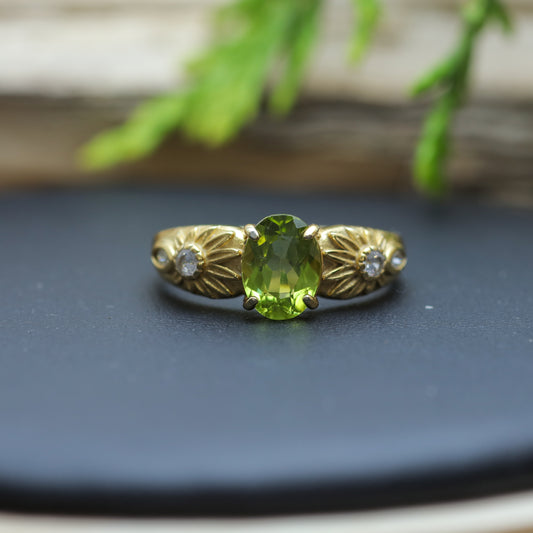 Classic Oval Peridot 925 sterling silver, Gold-Plated Ring.