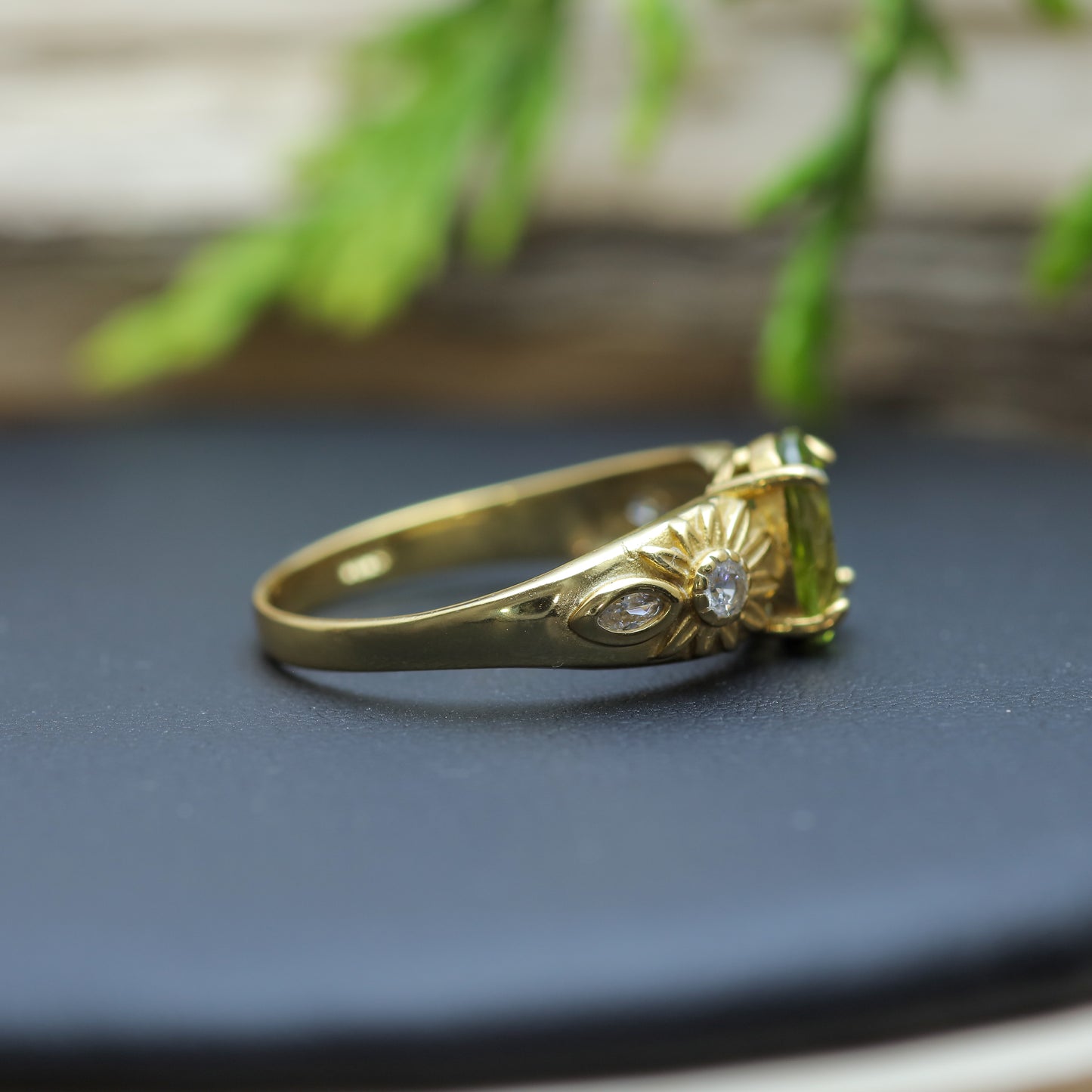 Classic Oval Peridot 925 sterling silver, Gold-Plated Ring.