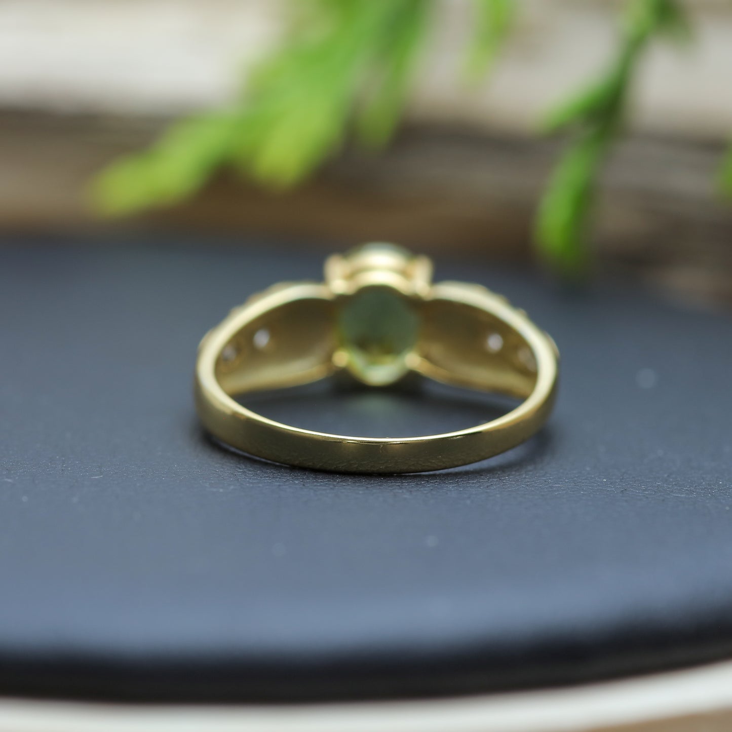 Classic Oval Peridot 925 sterling silver, Gold-Plated Ring.
