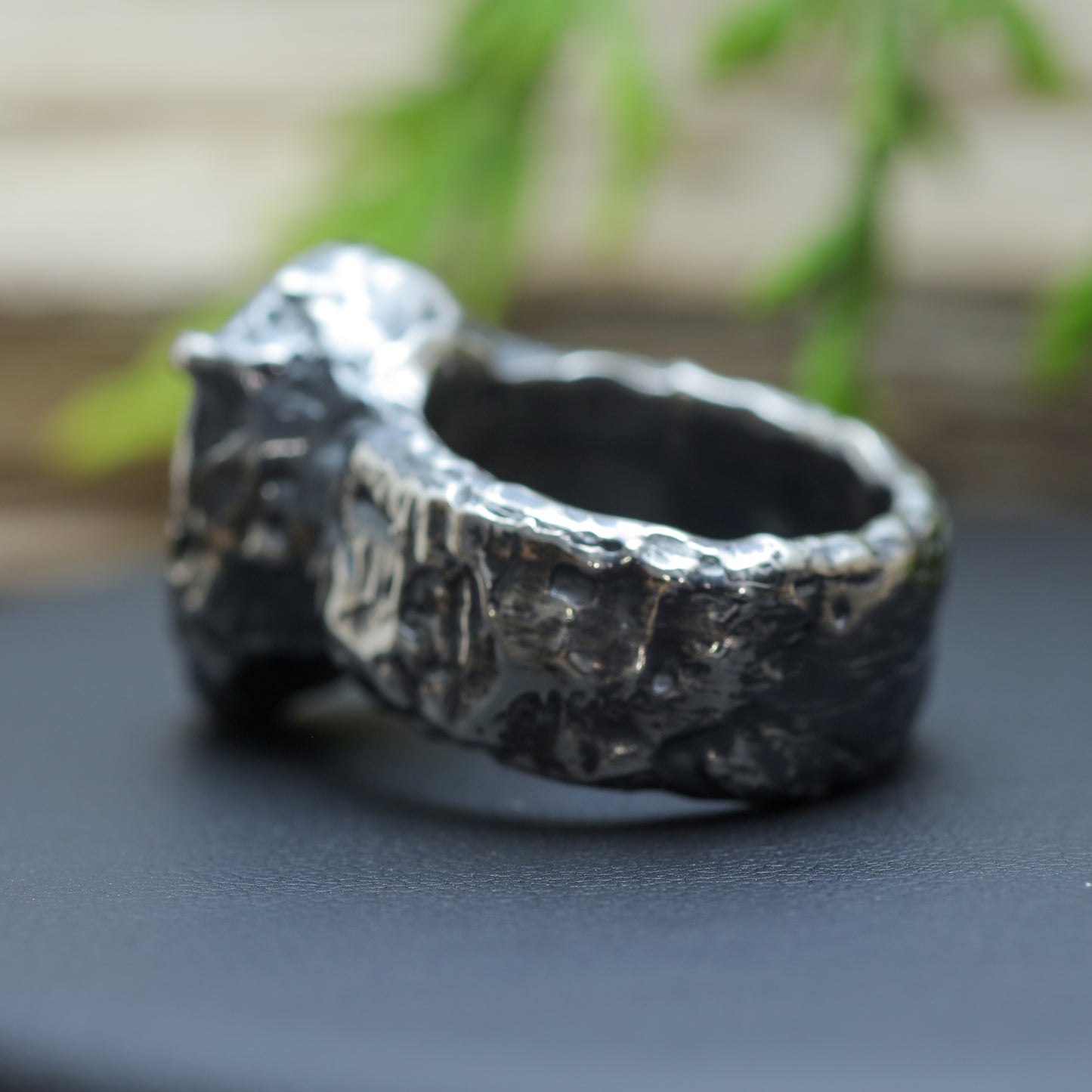 Hand-Sculpted Raw Texture Fantasy-Cut Lemon Quartz Ring (with IGE Certificate)