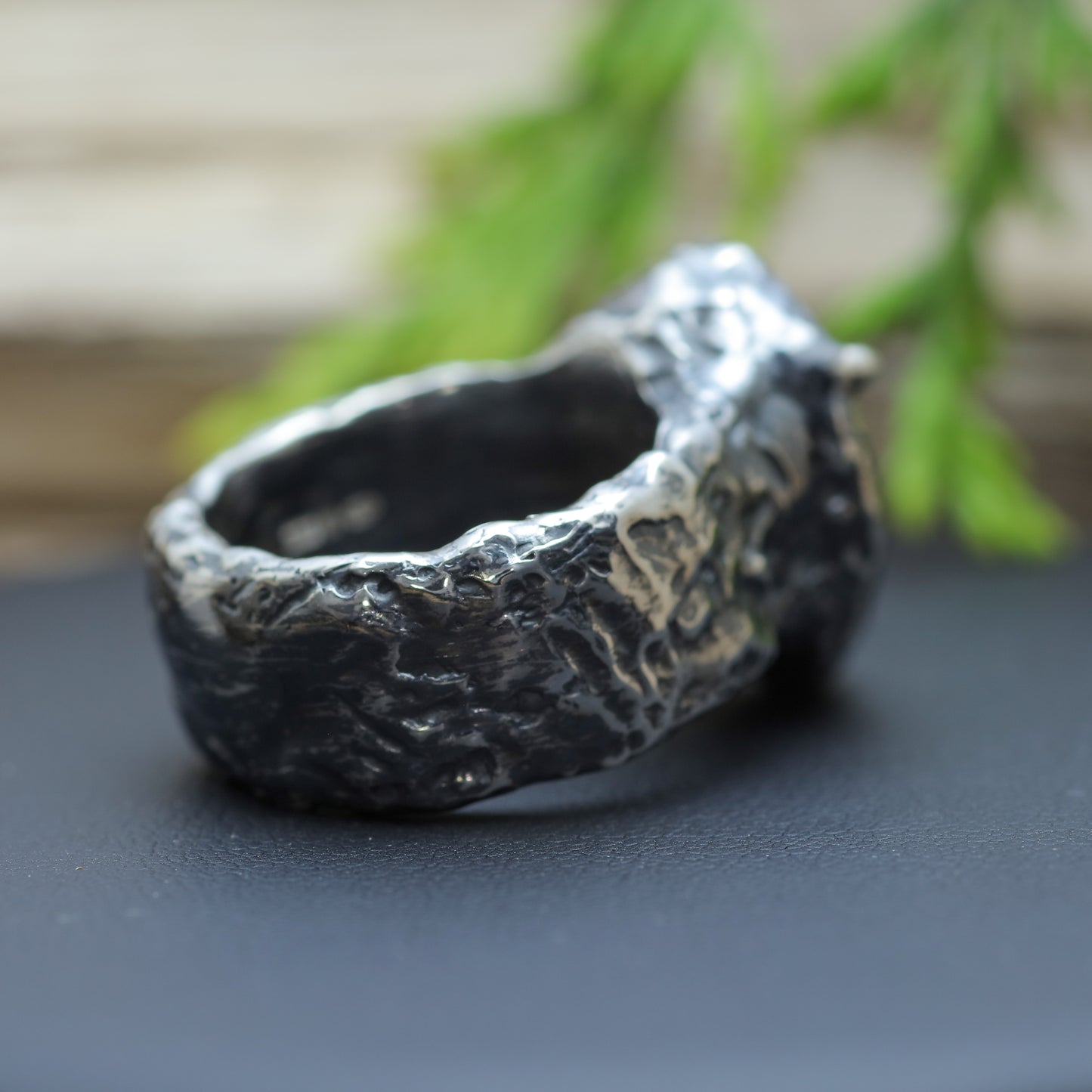 Hand-Sculpted Raw Texture Fantasy-Cut Lemon Quartz Ring (with IGE Certificate)