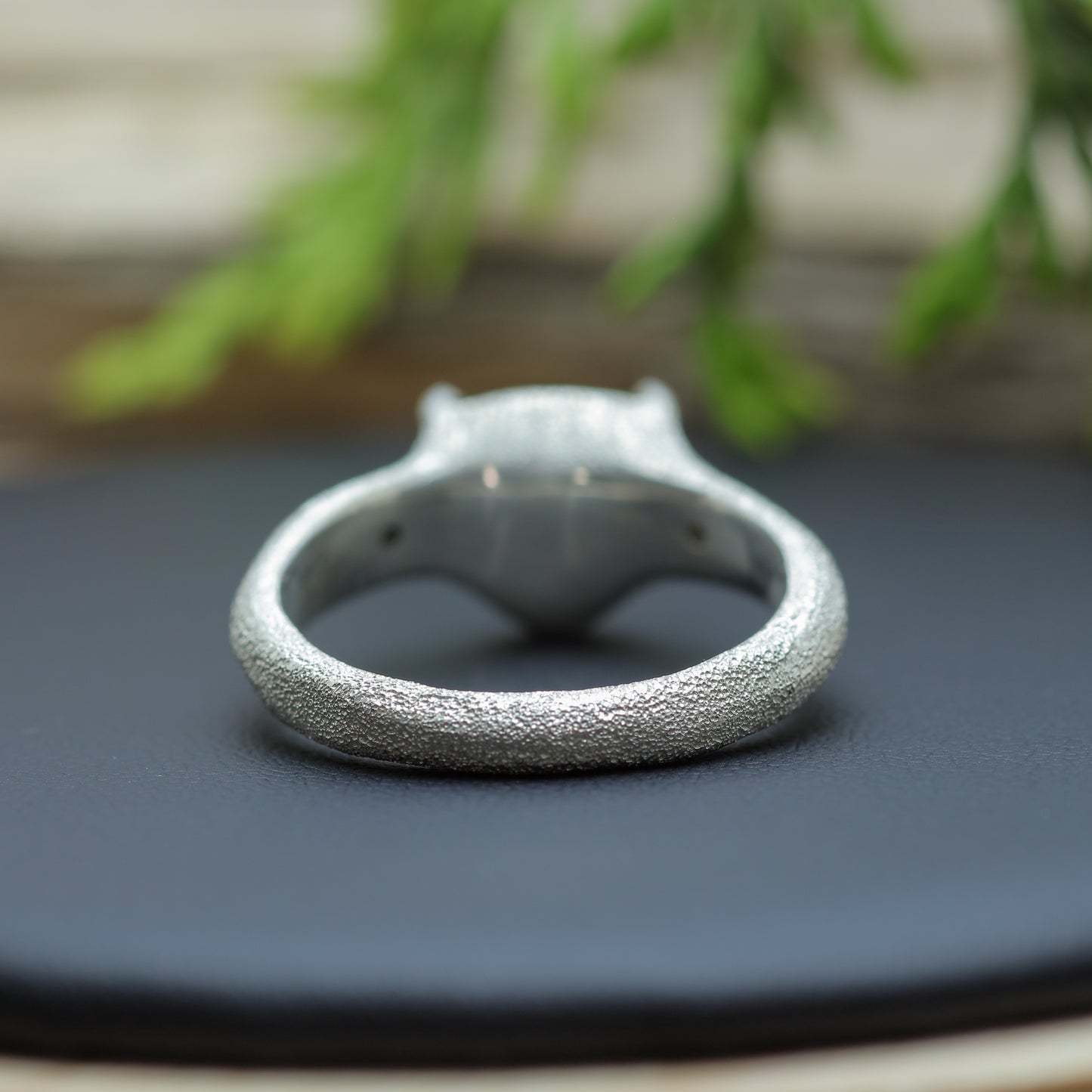 Trillion Amethyst & Flush Diamond Ring texture 925 silver ring