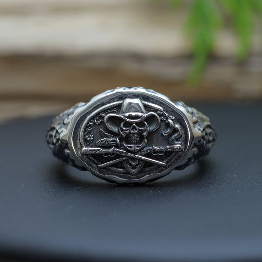 Men's "Mexican Charro Skull" Heavy Signet Ring in Sterling Silver (9.9g)