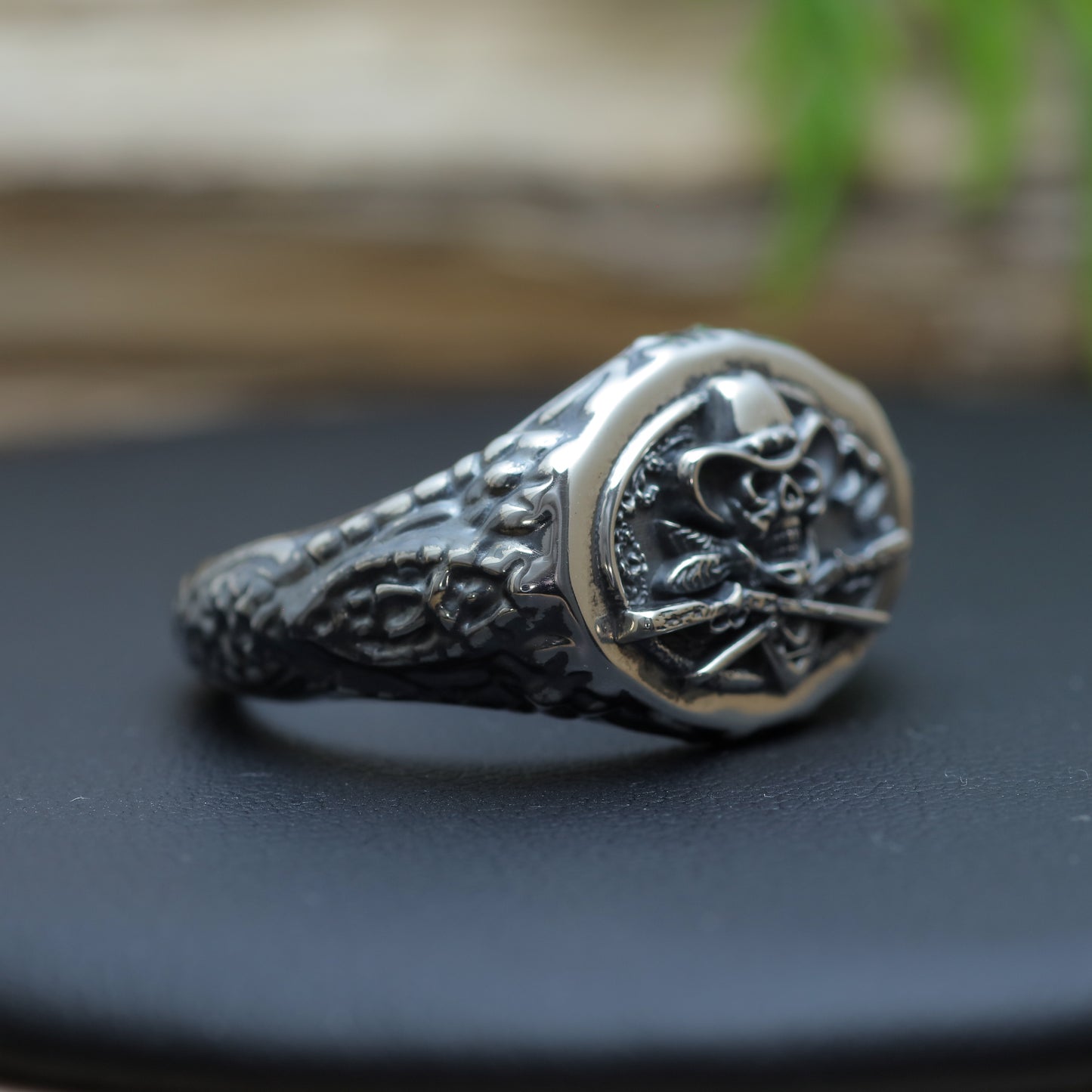 Men's "Mexican Charro Skull" Heavy Signet Ring in Sterling Silver (9.9g)