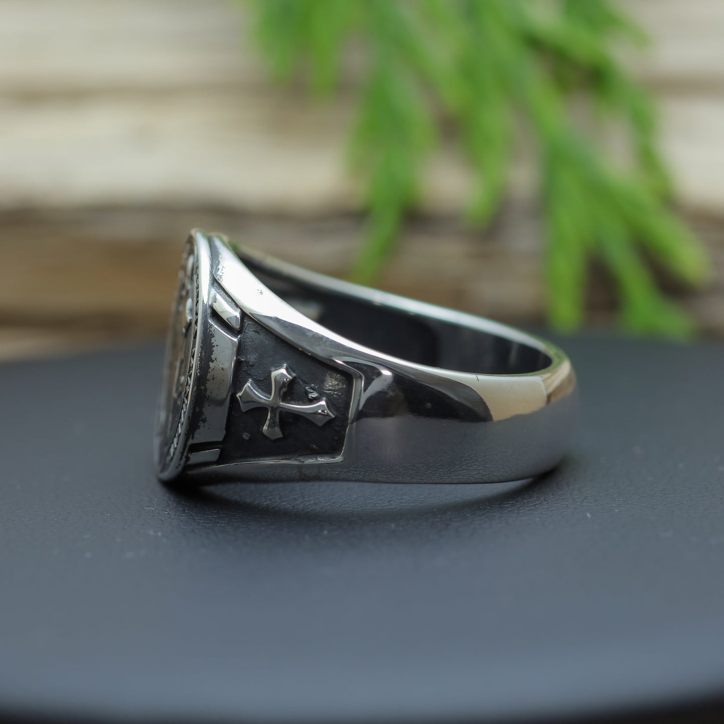 Men's "Saint Christopher" Protective Medallion Signet Ring in Sterling Silver (7.95g)