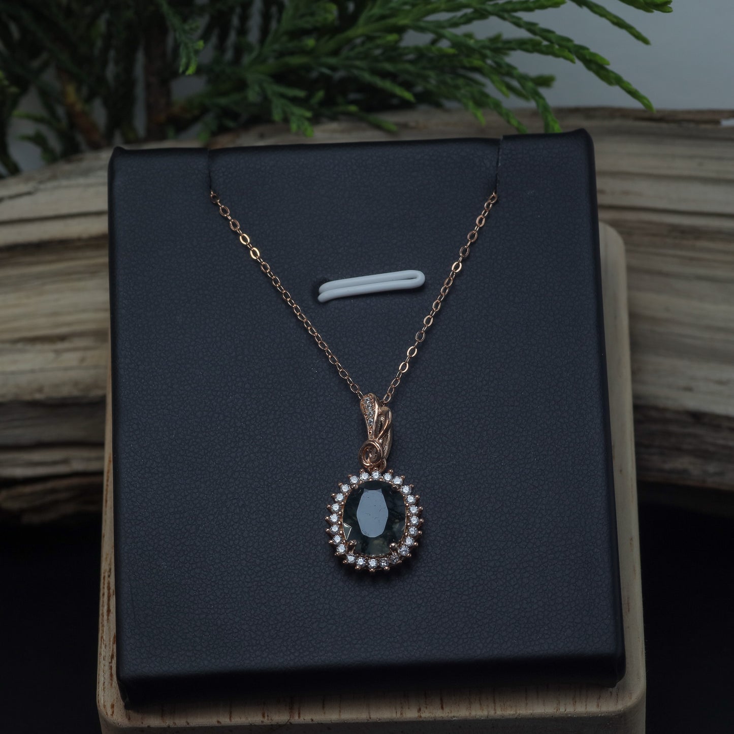 Natural Agate Halo Pendant Necklace (Rose Gold Plated)