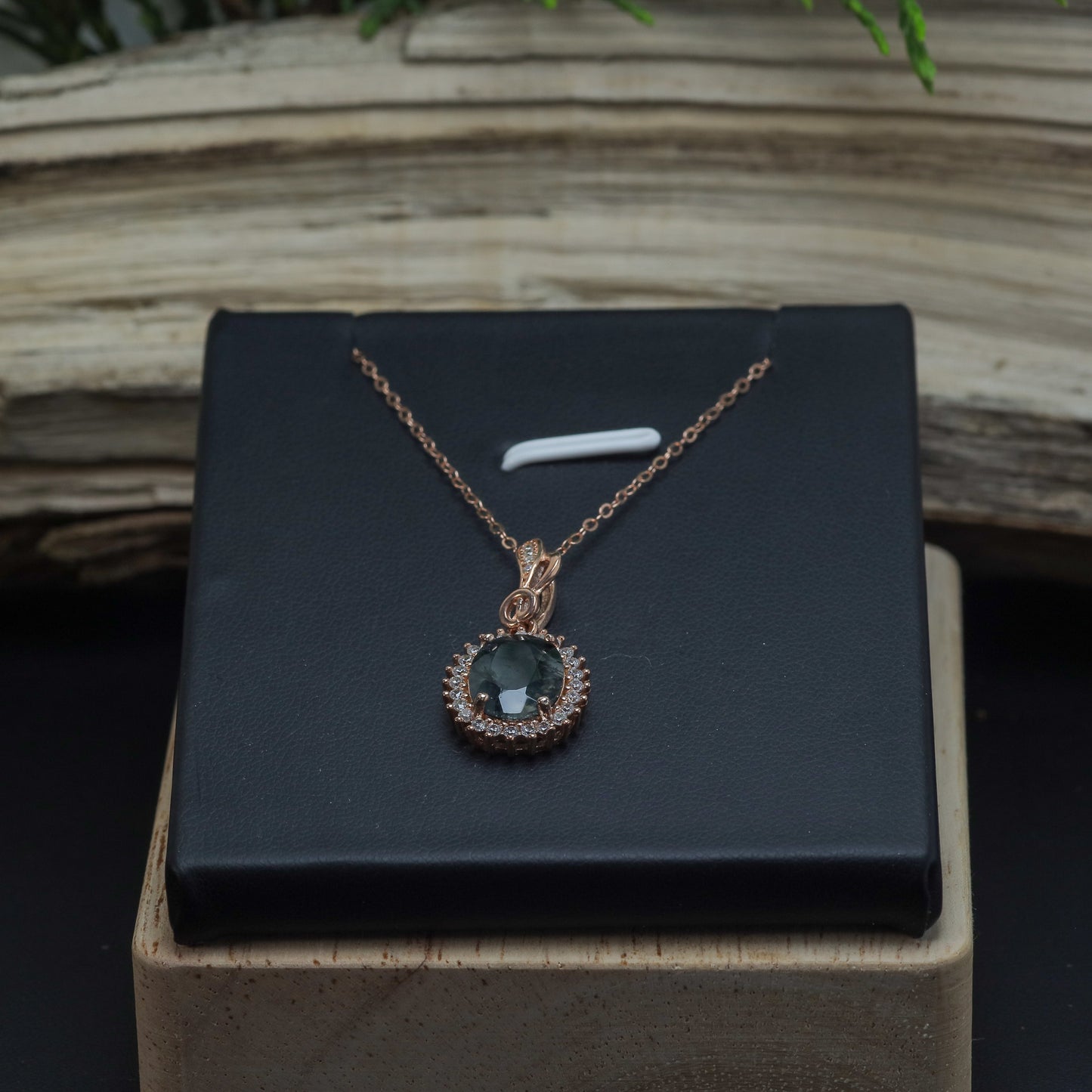 Natural Agate Halo Pendant Necklace (Rose Gold Plated)