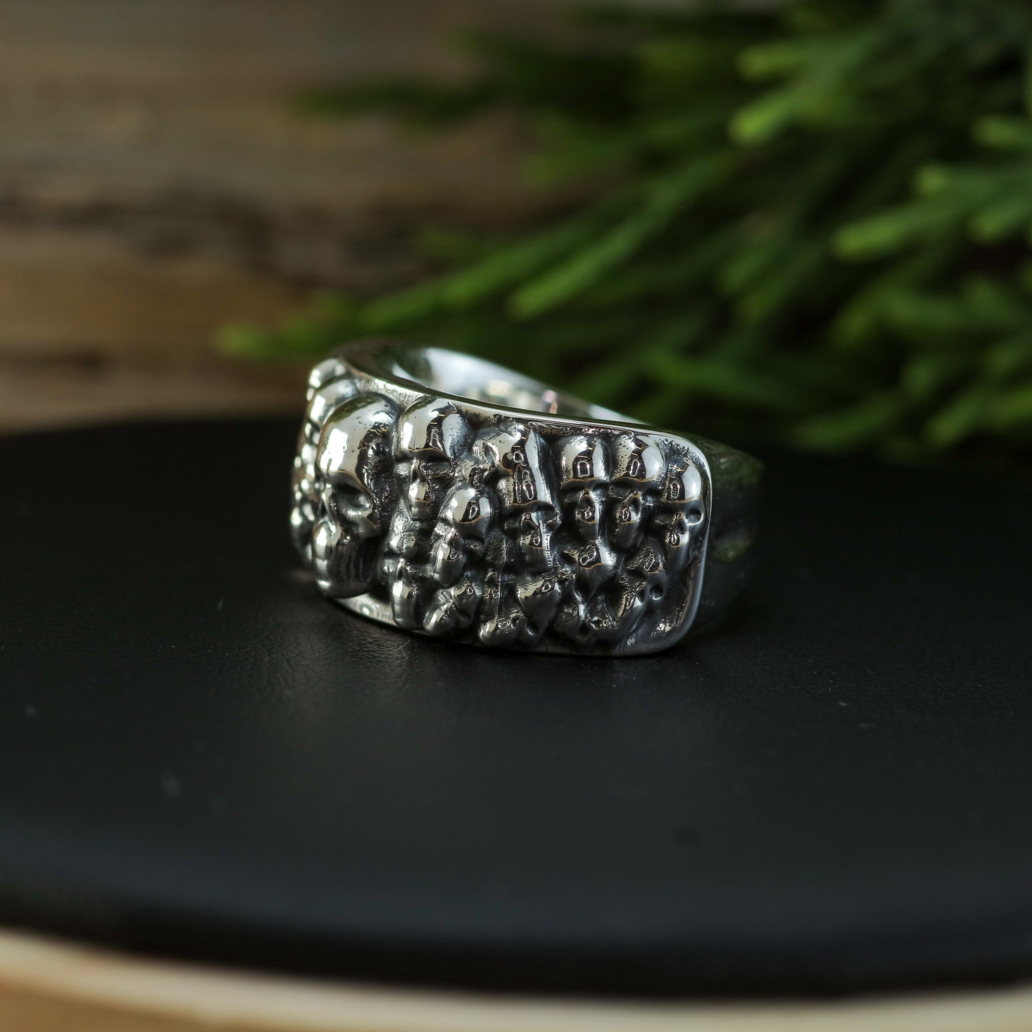 Skull Heavy Signet Ring in Sterling Silver (14.6g)
