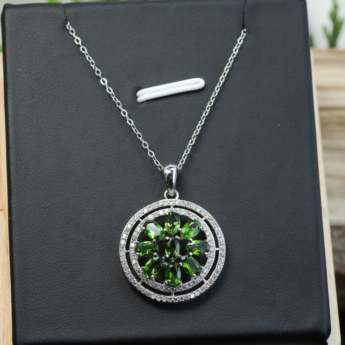 Natural Chrome Diopside Circular Rosette Pendant Necklace
