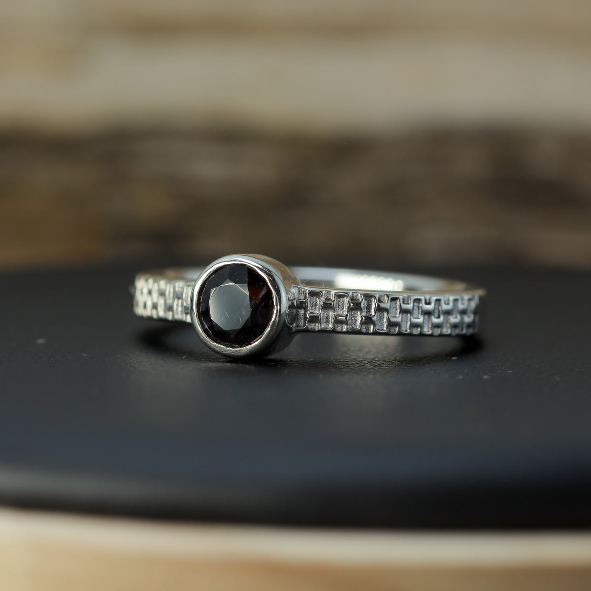 Certified Natural Violetish Purple Spinel Solitaire with Brick Patterned Band