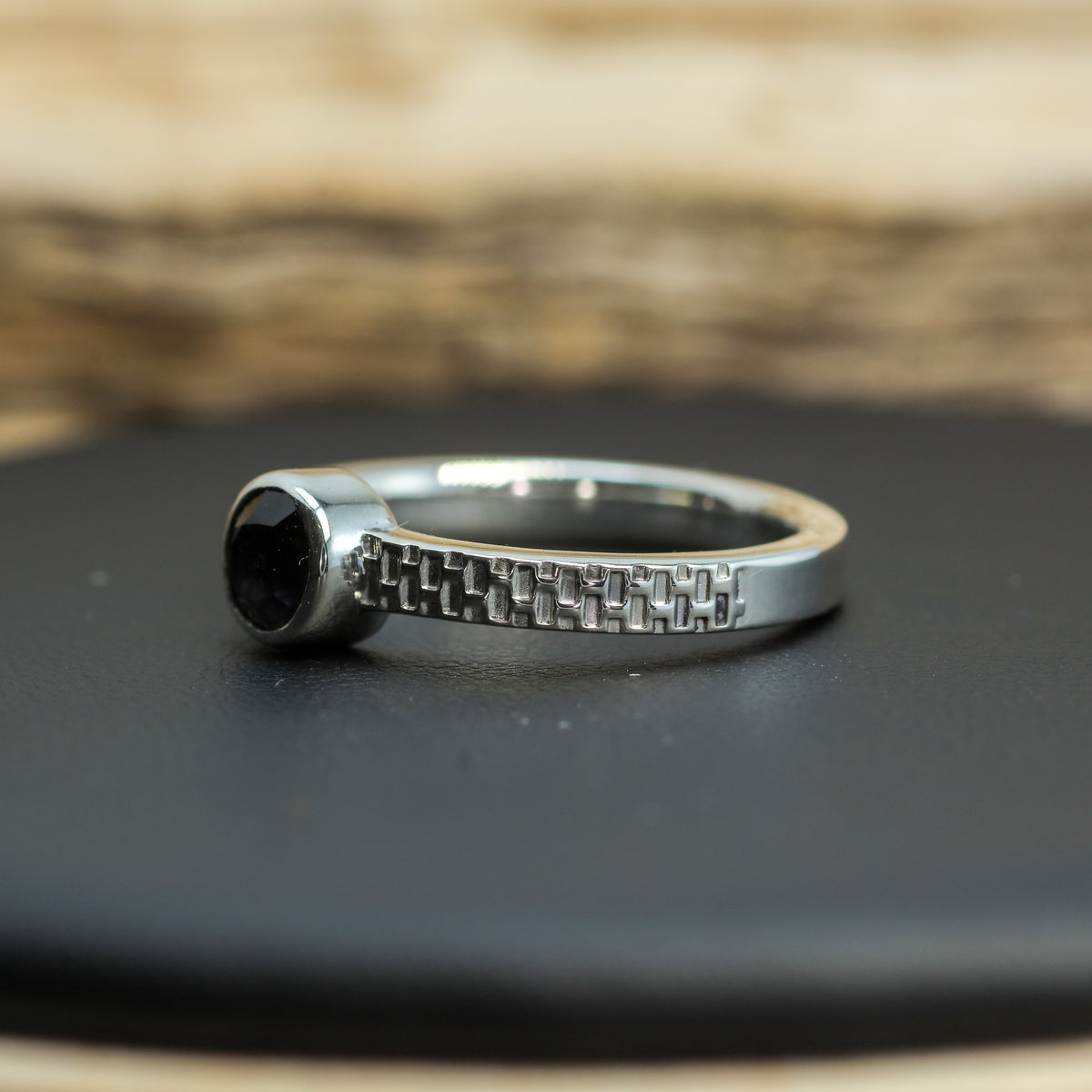 Certified Natural Violetish Purple Spinel Solitaire with Brick Patterned Band