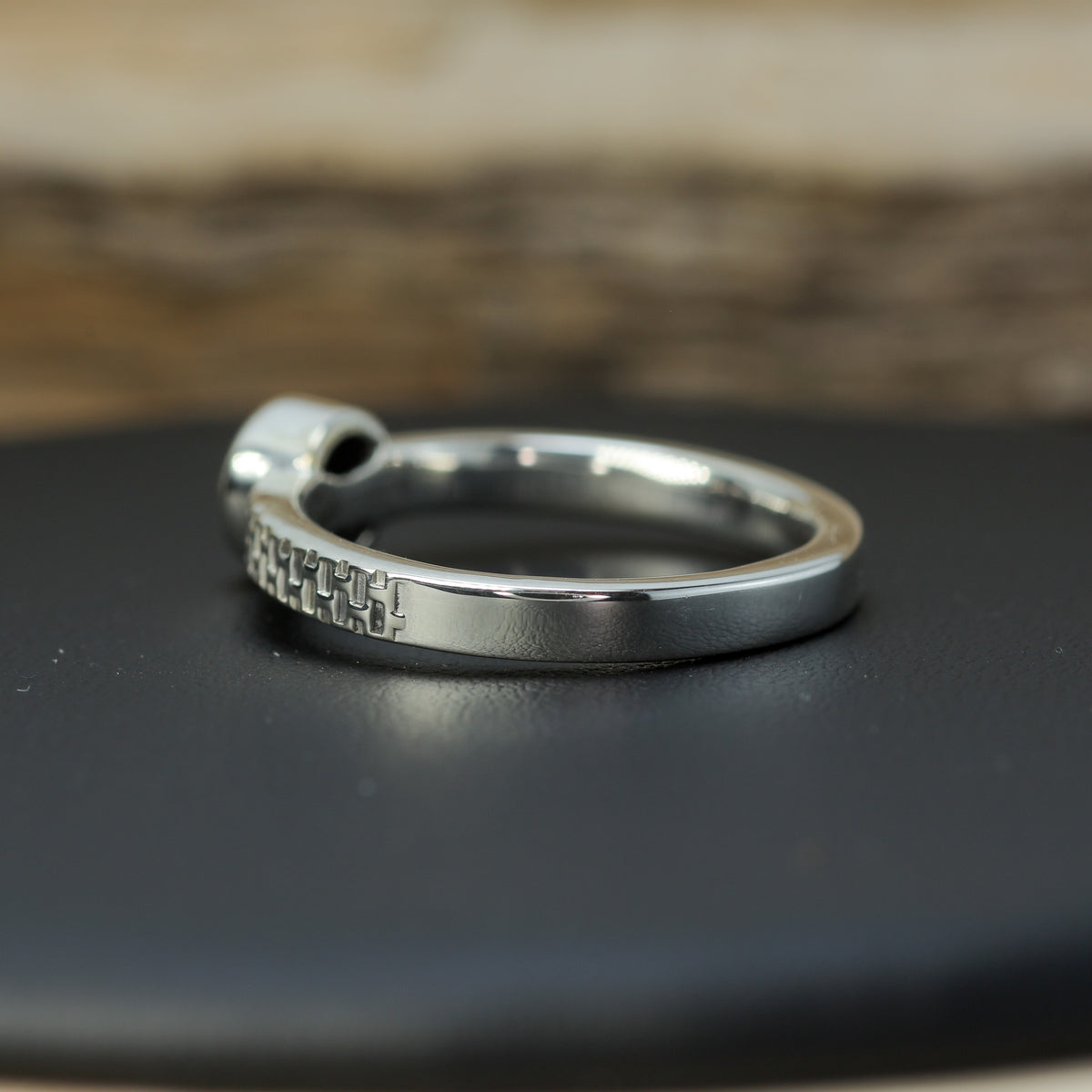 Certified Natural Violetish Purple Spinel Solitaire with Brick Patterned Band