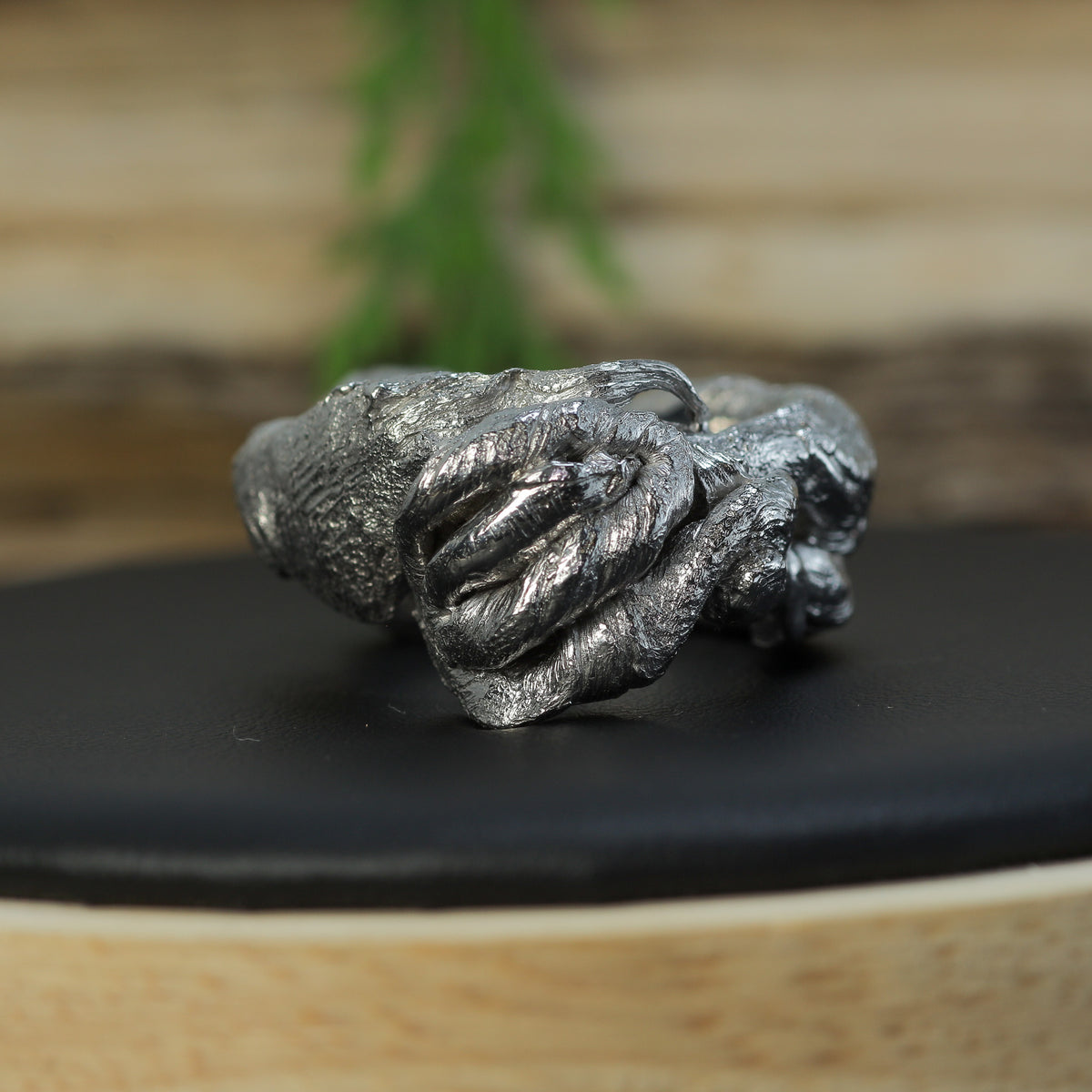 "Hikeme" Sculptural Solid 925 Silver Ring (38g)