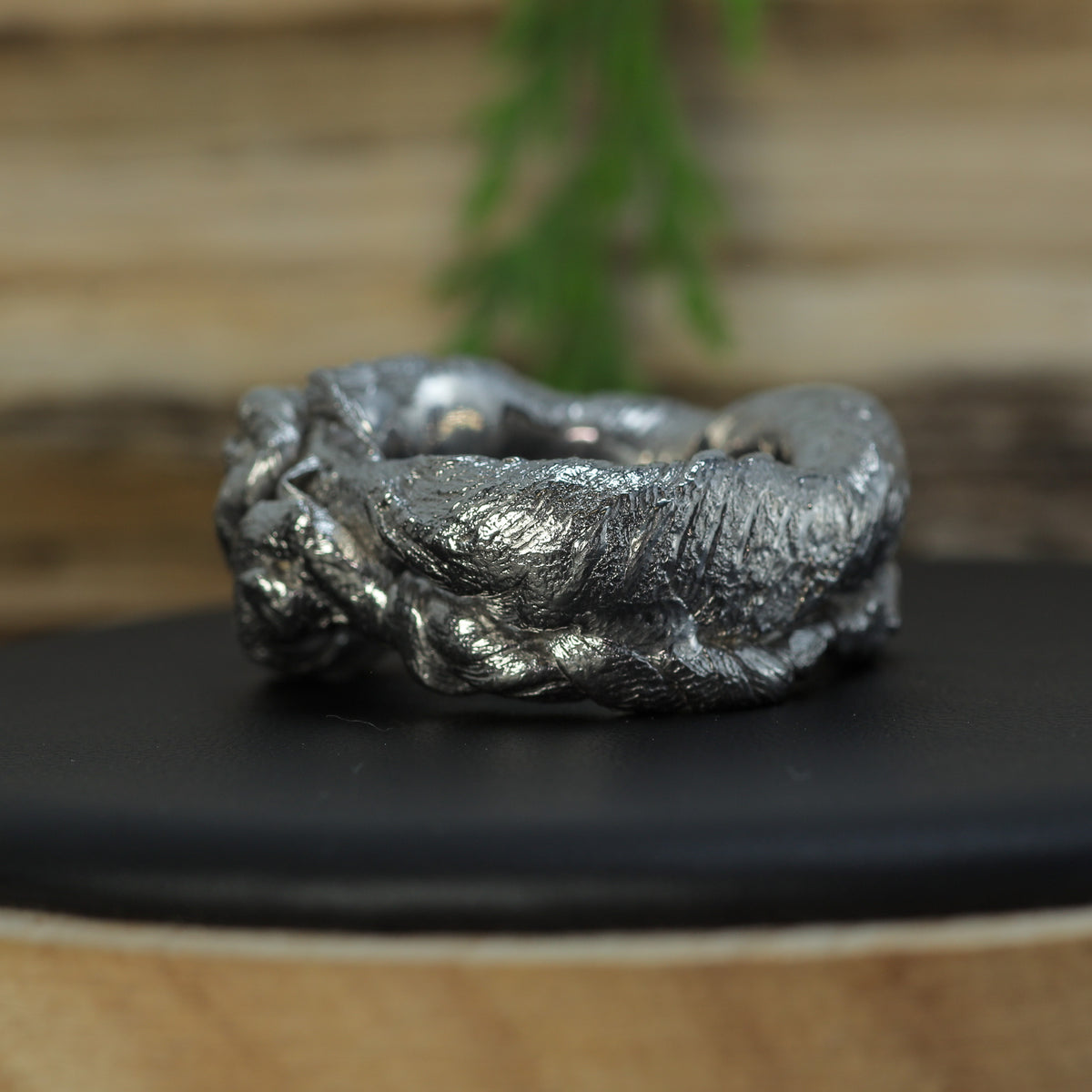 "Hikeme" Sculptural Solid 925 Silver Ring (38g)
