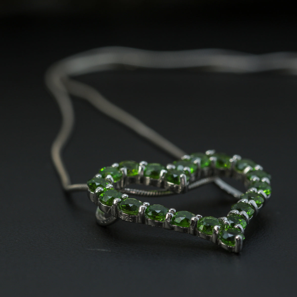 Natural Chrome Diopside Heart Pendant Necklace in 925 Silver (20")